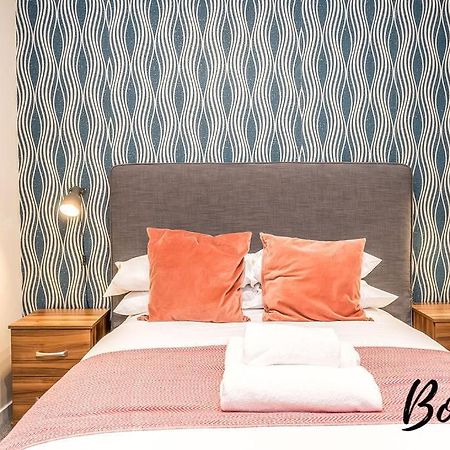 Spacious 2Br-1Ba - Grassmarket - Free Parking By Bonjour Residences 에든버러 외부 사진