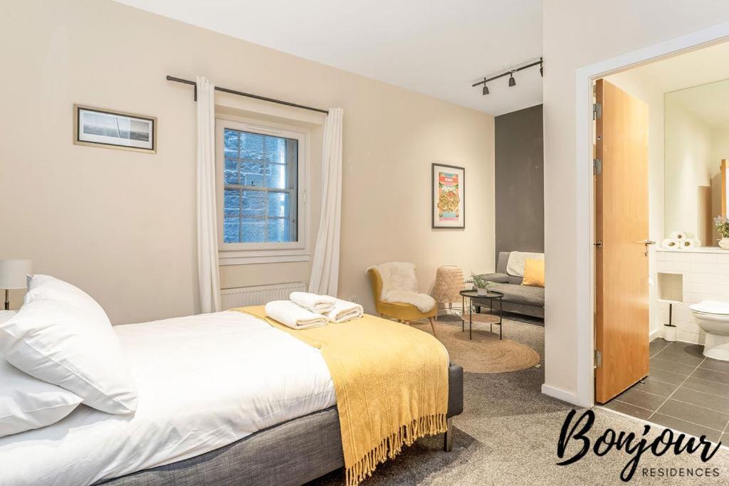 Spacious 2Br-1Ba - Grassmarket - Free Parking By Bonjour Residences 에든버러 외부 사진
