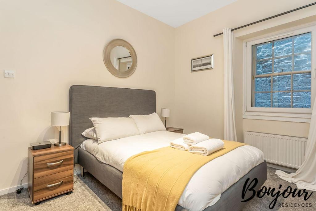 Spacious 2Br-1Ba - Grassmarket - Free Parking By Bonjour Residences 에든버러 외부 사진