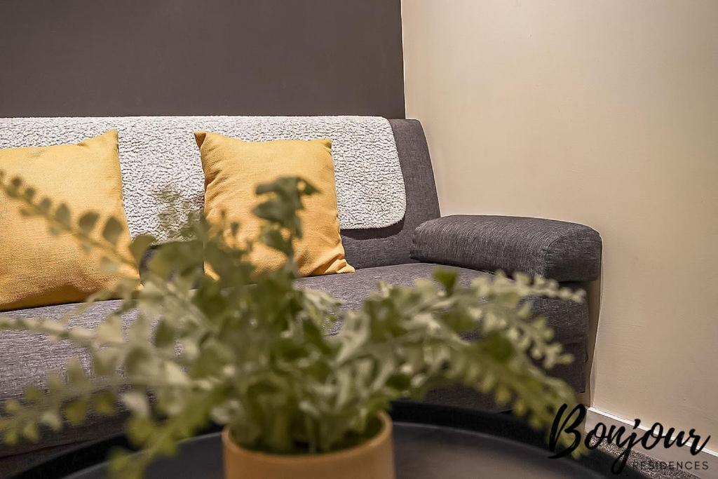 Spacious 2Br-1Ba - Grassmarket - Free Parking By Bonjour Residences 에든버러 외부 사진