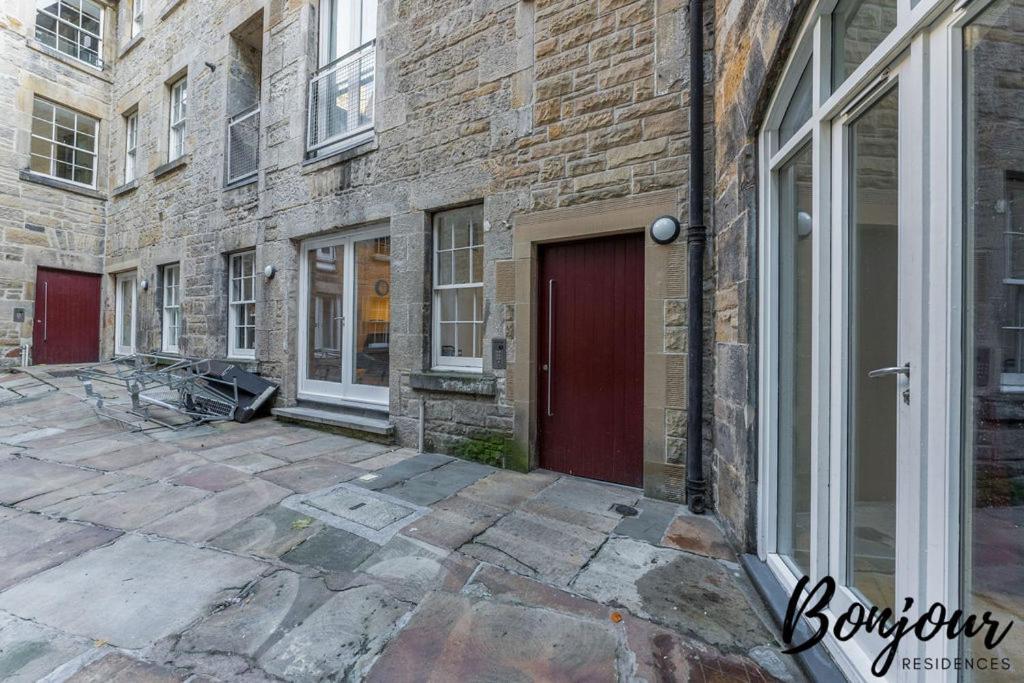 Spacious 2Br-1Ba - Grassmarket - Free Parking By Bonjour Residences 에든버러 외부 사진