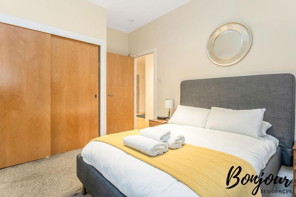 Spacious 2Br-1Ba - Grassmarket - Free Parking By Bonjour Residences 에든버러 외부 사진